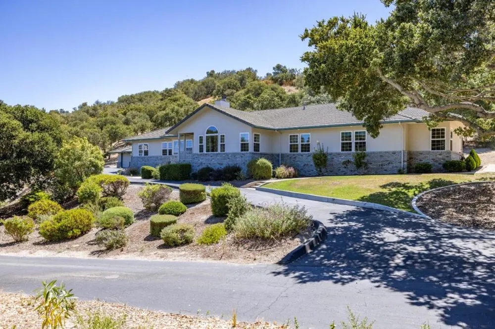 28951 Falcon Ridge Salinas, CA 93908