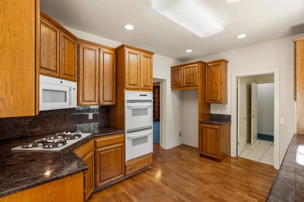 28951 Falcon Ridge Salinas, CA 93908