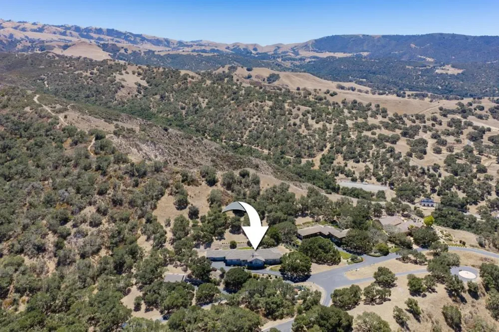 28951 Falcon Ridge Salinas, CA 93908
