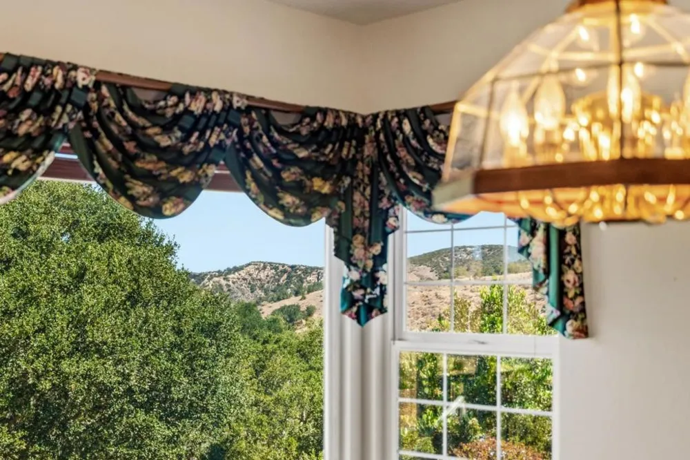 28951 Falcon Ridge Salinas, CA 93908