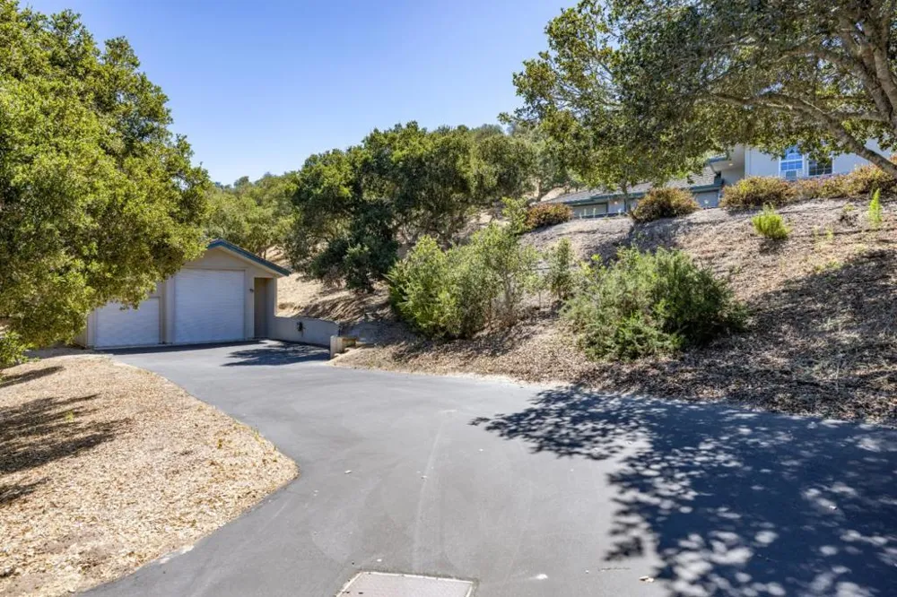 28951 Falcon Ridge Salinas, CA 93908
