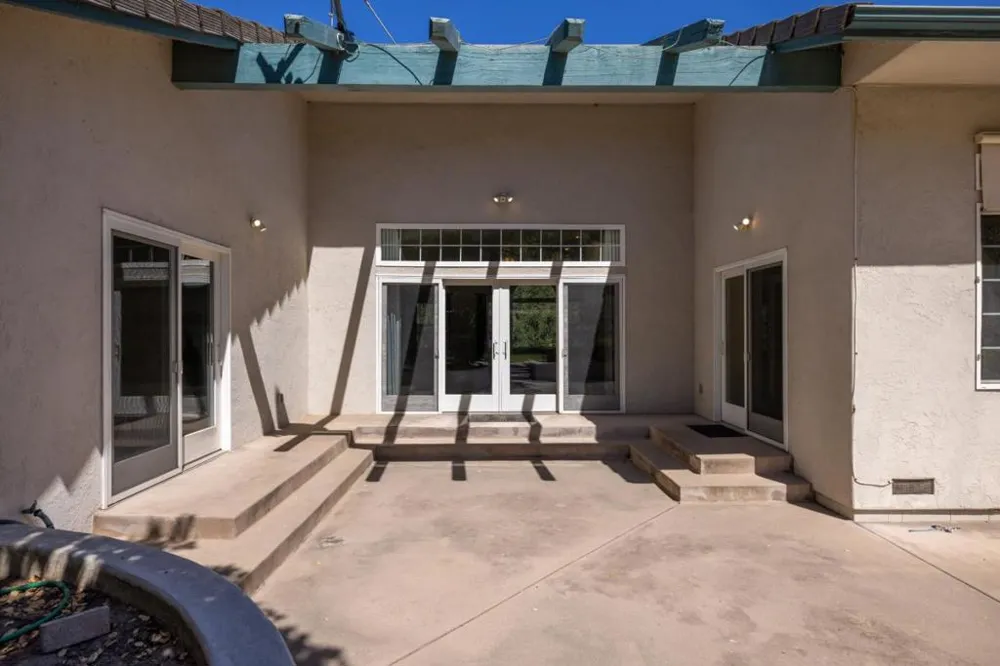 28951 Falcon Ridge Salinas, CA 93908