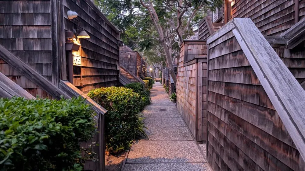 461 Dela Vina Avenue #104 Monterey, CA 93940