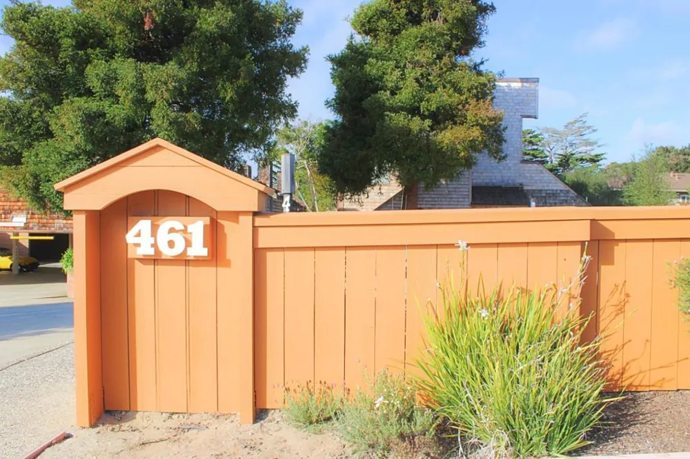 461 Dela Vina Avenue #104 Monterey, CA 93940