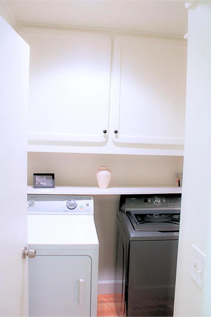 461 Dela Vina Avenue #104 Monterey, CA 93940