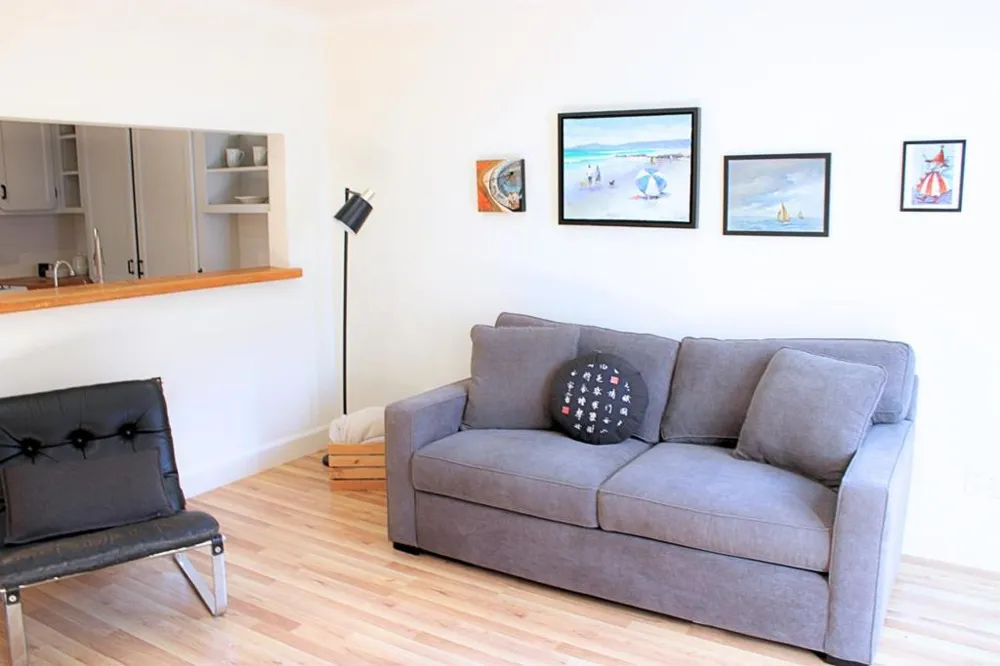 461 Dela Vina Avenue #104 Monterey, CA 93940
