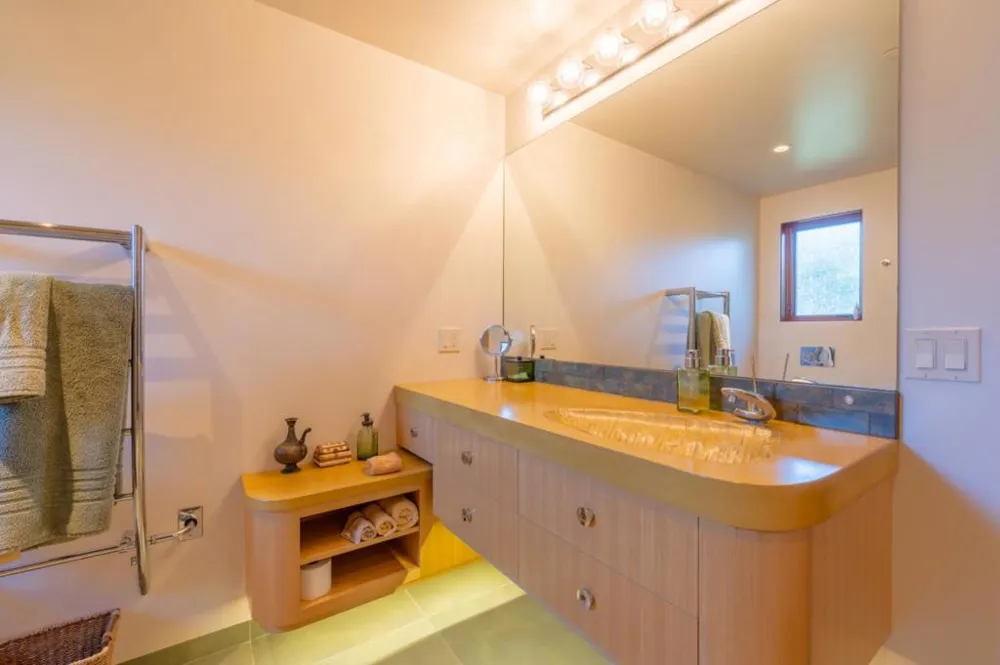 2385 Bay View Avenue Carmel, CA 93923
