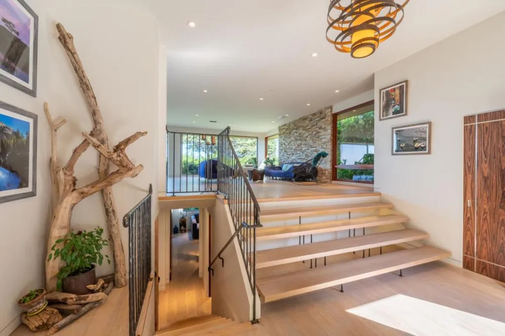 2385 Bay View Avenue Carmel, CA 93923