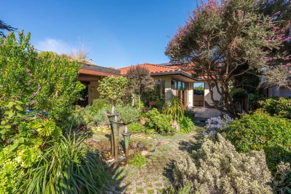 2385 Bay View Avenue Carmel, CA 93923