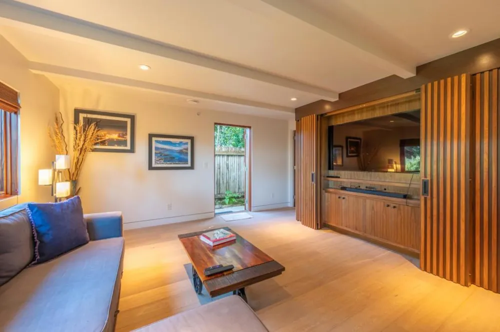 2385 Bay View Avenue Carmel, CA 93923