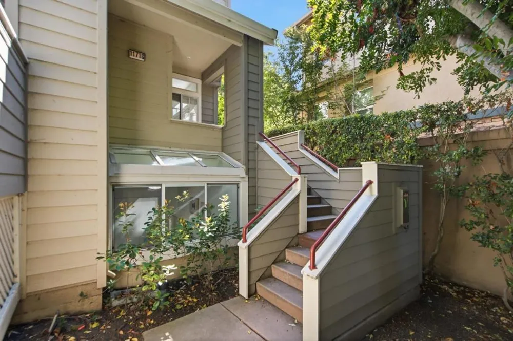 1171 La Rochelle Terrace #G Sunnyvale, CA 94089
