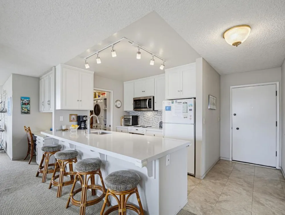 76 Pelican Watsonville, CA 95076