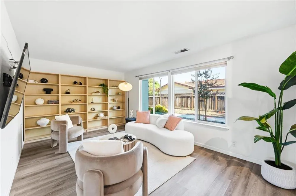 2175 Meadowgate Way San Jose, CA 95132