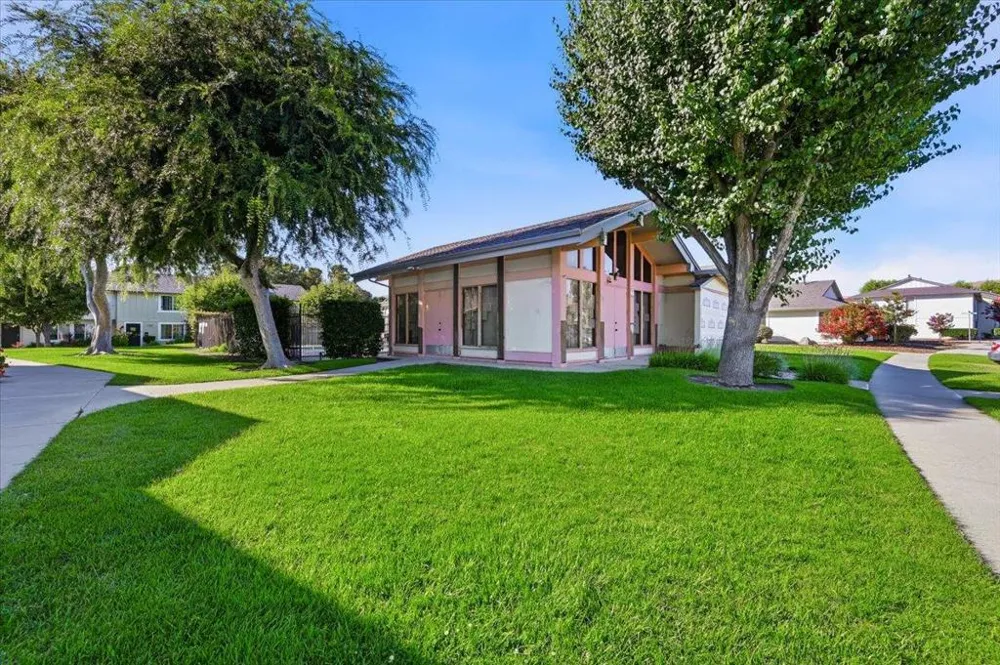 2175 Meadowgate Way San Jose, CA 95132