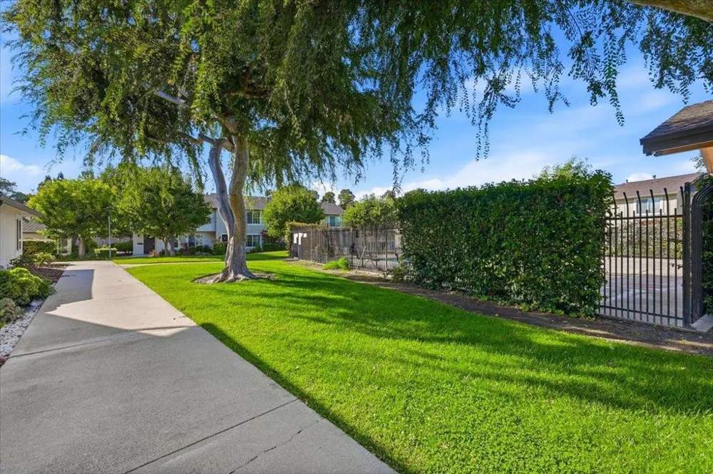 2175 Meadowgate Way San Jose, CA 95132