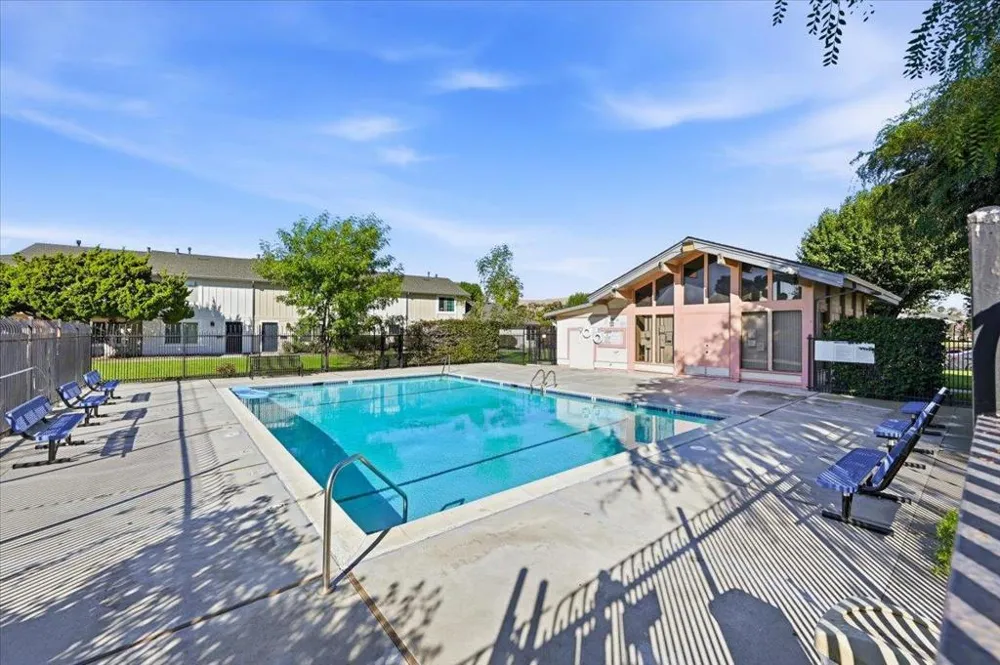 2175 Meadowgate Way San Jose, CA 95132