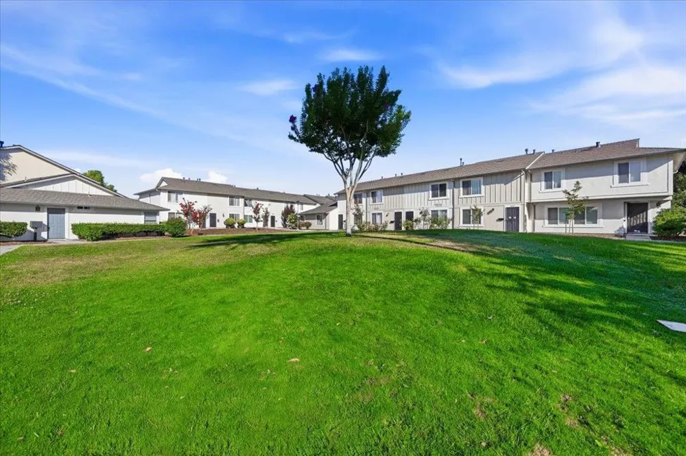 2175 Meadowgate Way San Jose, CA 95132