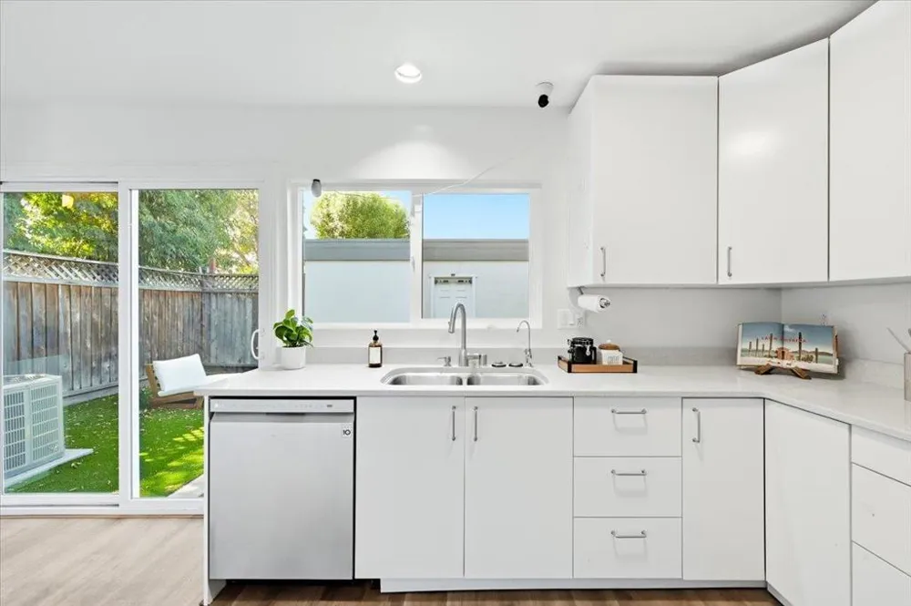 2175 Meadowgate Way San Jose, CA 95132