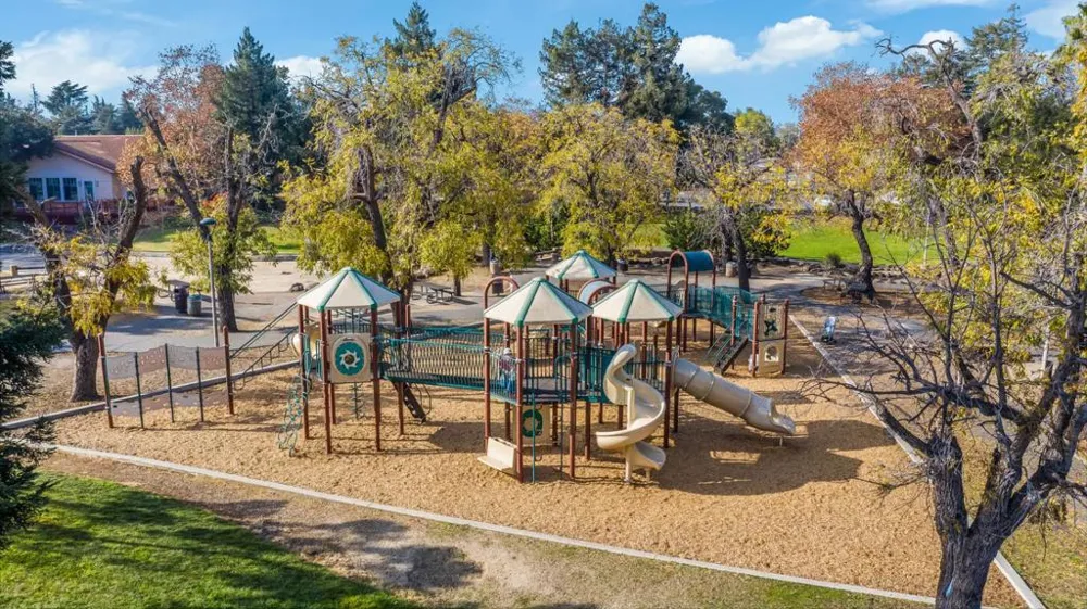 22963 Longdown Road Cupertino, CA 95014
