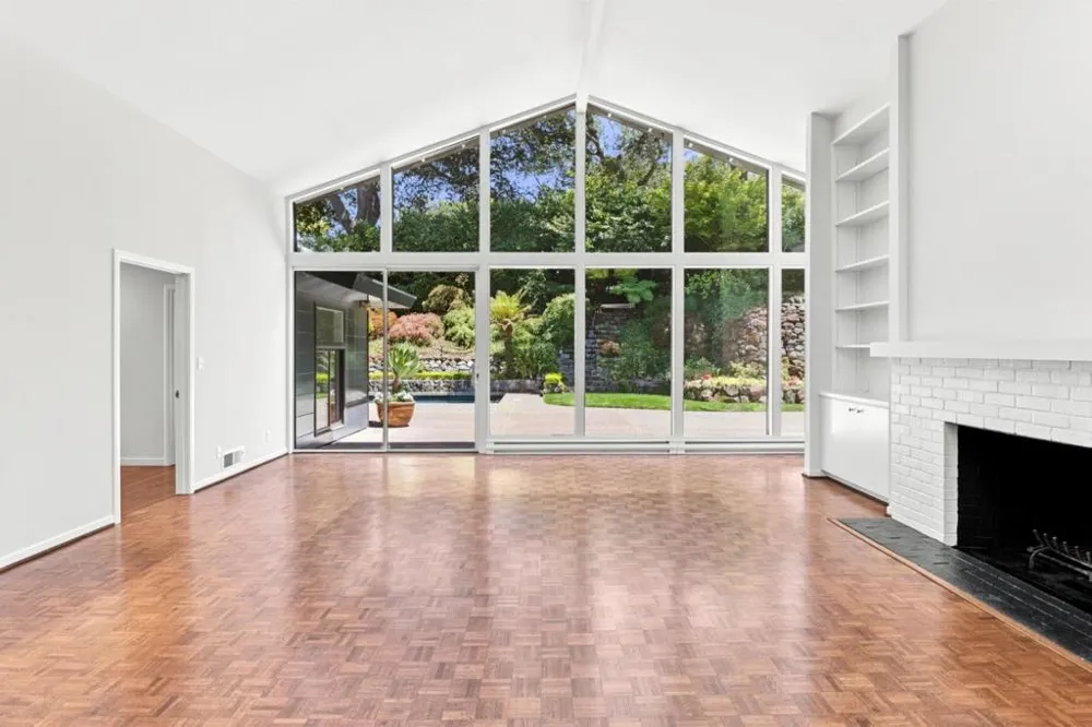 820 Eucalyptus Avenue Hillsborough, CA 94010