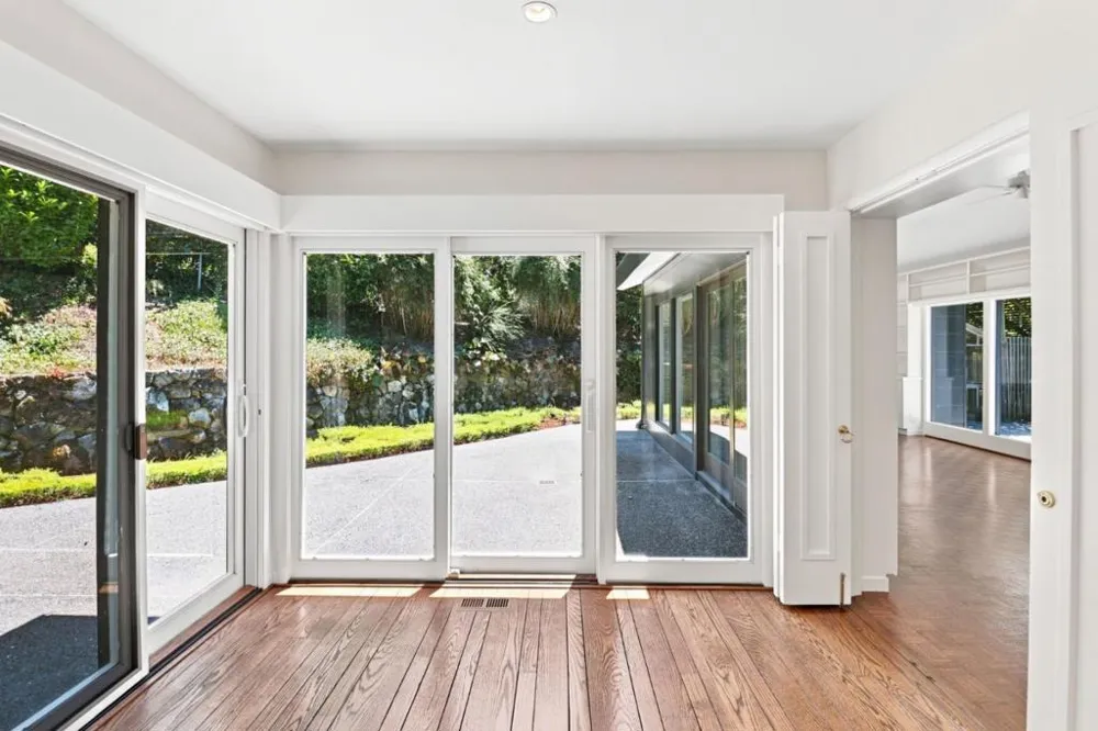 820 Eucalyptus Avenue Hillsborough, CA 94010
