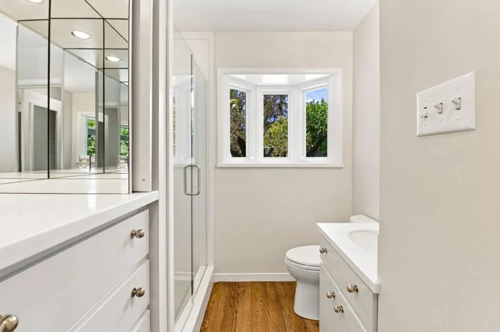 820 Eucalyptus Avenue Hillsborough, CA 94010