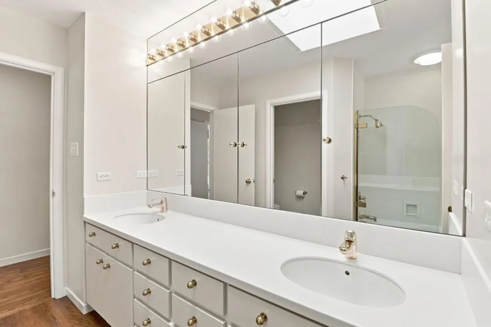 820 Eucalyptus Avenue Hillsborough, CA 94010