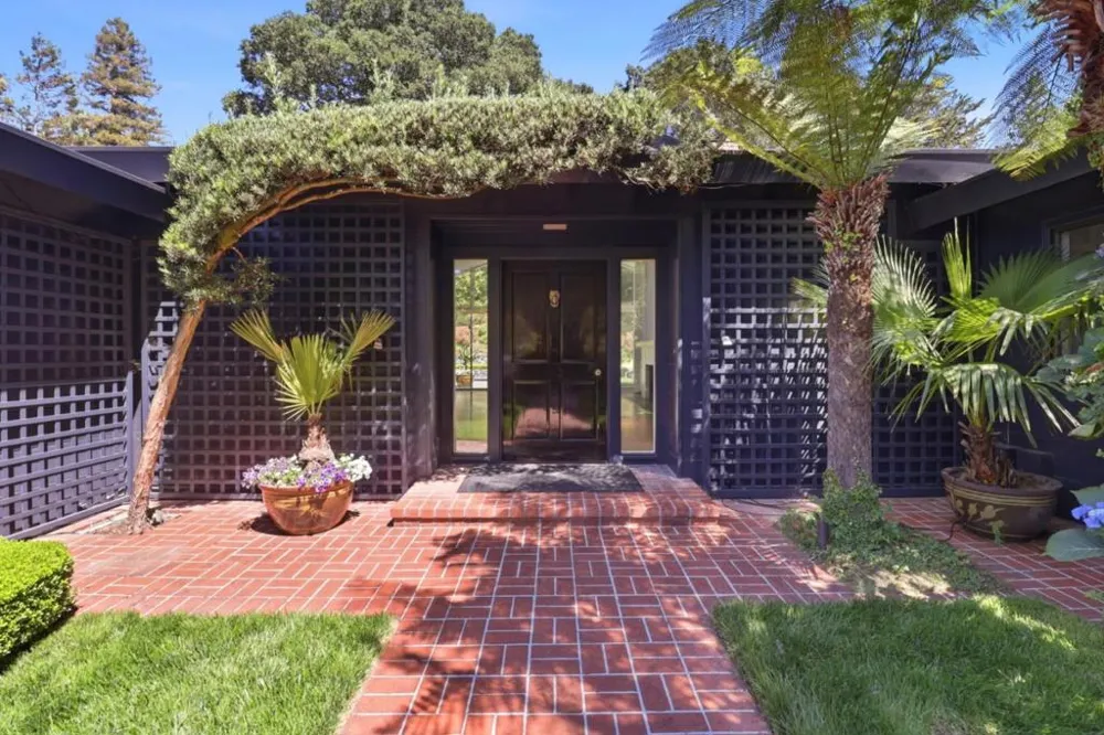820 Eucalyptus Avenue Hillsborough, CA 94010