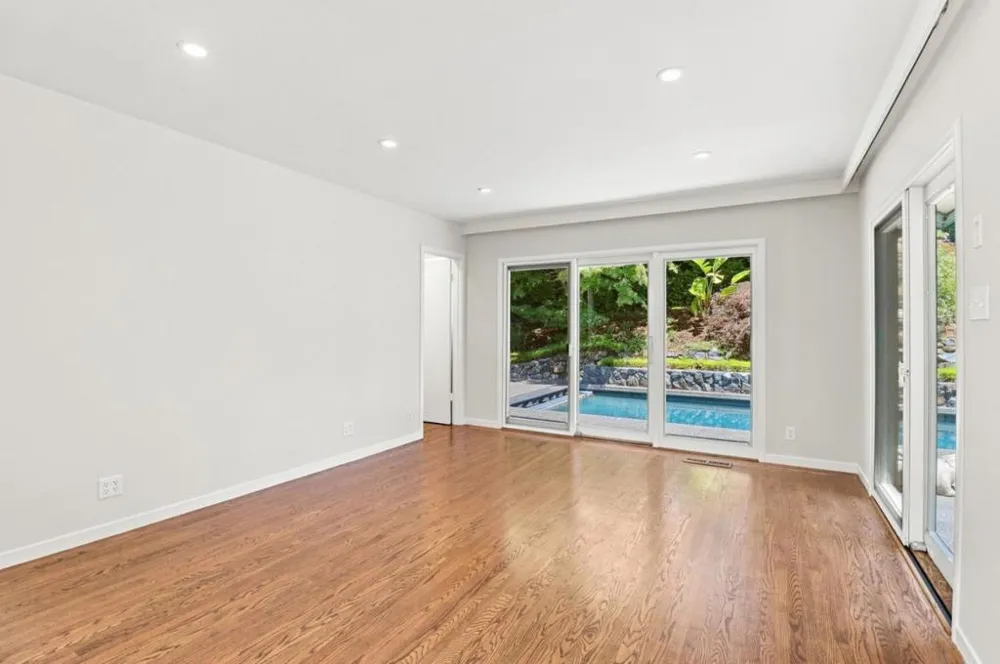 820 Eucalyptus Avenue Hillsborough, CA 94010