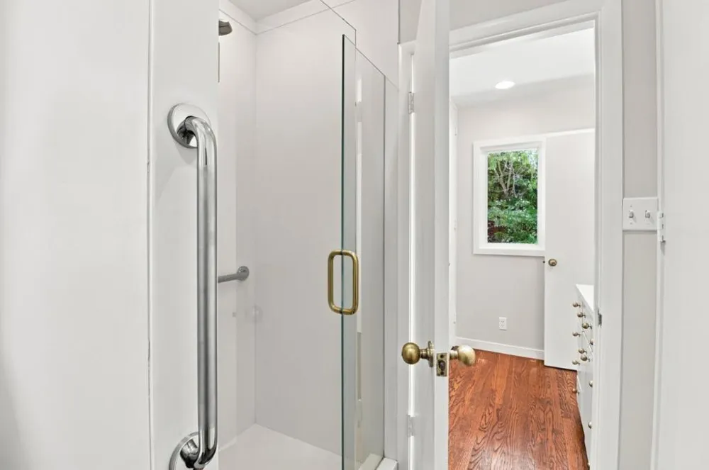 820 Eucalyptus Avenue Hillsborough, CA 94010