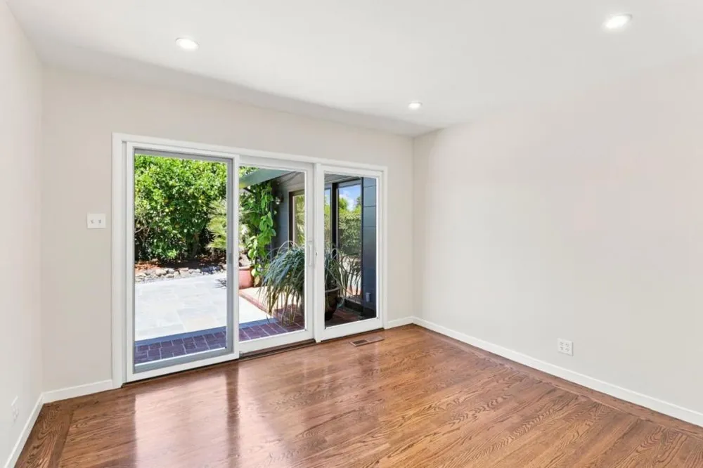 820 Eucalyptus Avenue Hillsborough, CA 94010