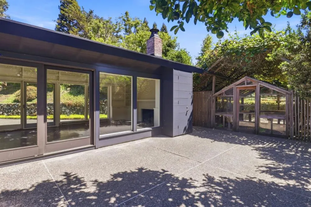 820 Eucalyptus Avenue Hillsborough, CA 94010