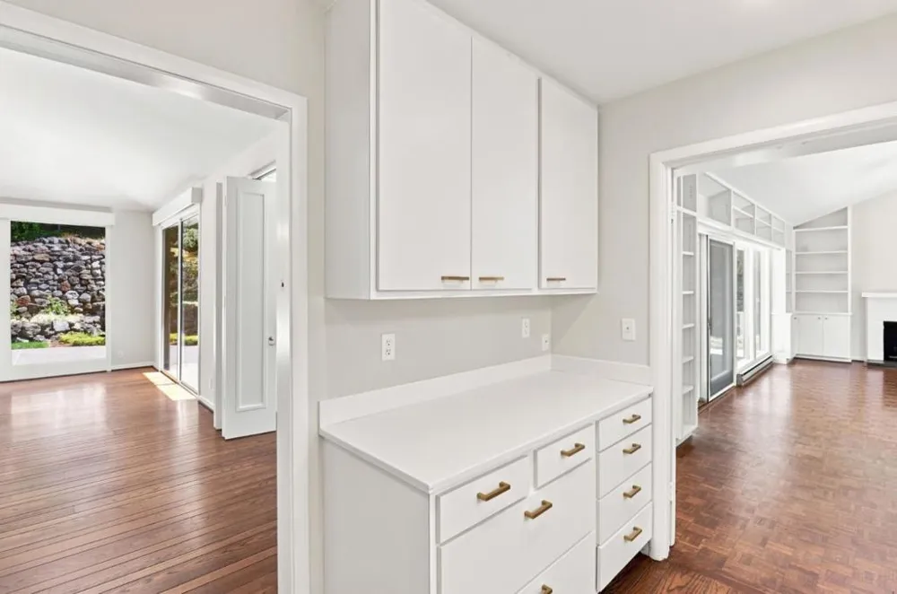820 Eucalyptus Avenue Hillsborough, CA 94010