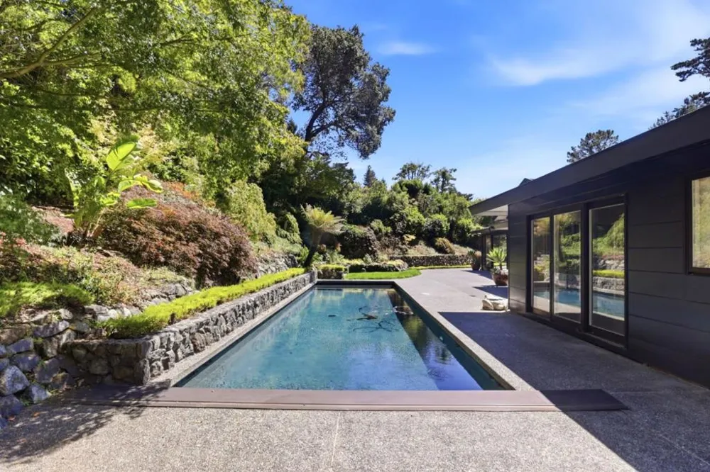 820 Eucalyptus Avenue Hillsborough, CA 94010