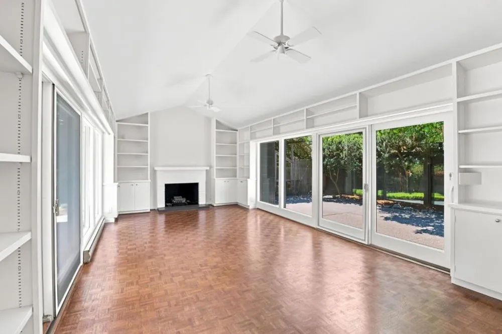 820 Eucalyptus Avenue Hillsborough, CA 94010