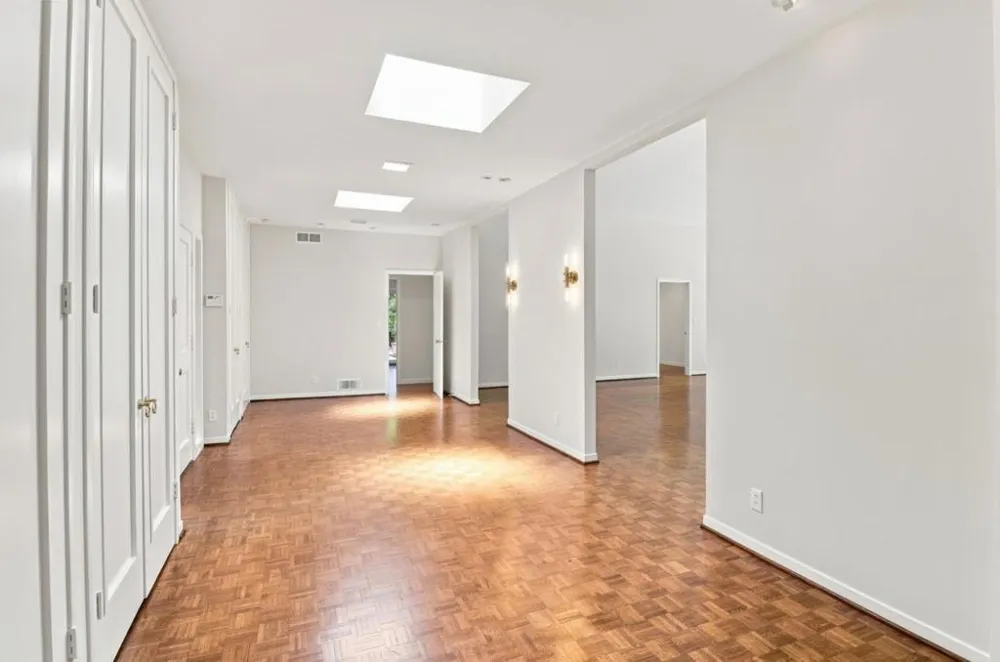 820 Eucalyptus Avenue Hillsborough, CA 94010