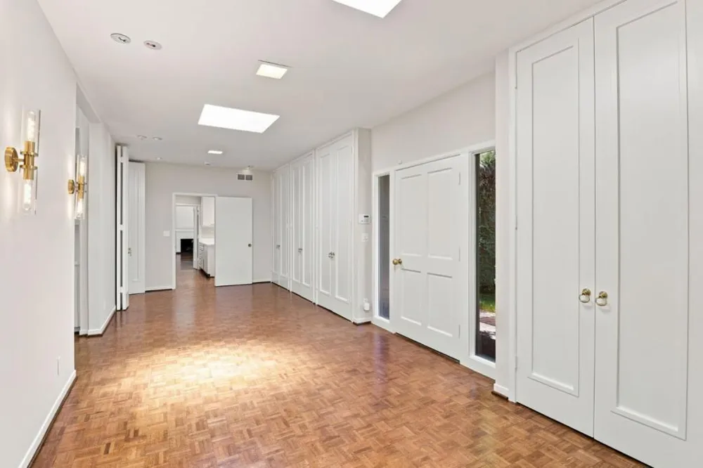820 Eucalyptus Avenue Hillsborough, CA 94010