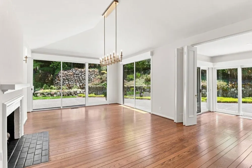 820 Eucalyptus Avenue Hillsborough, CA 94010