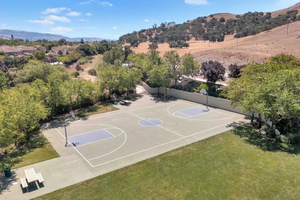 190 Fennel Court Morgan Hill, CA 95037