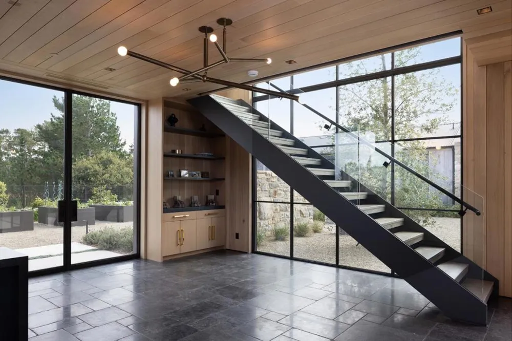 38 Tehama Carmel, CA 93923