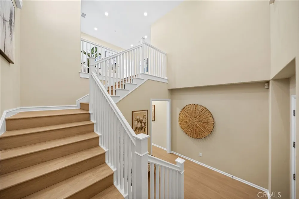 190 Crescent Moon Irvine, CA 92602