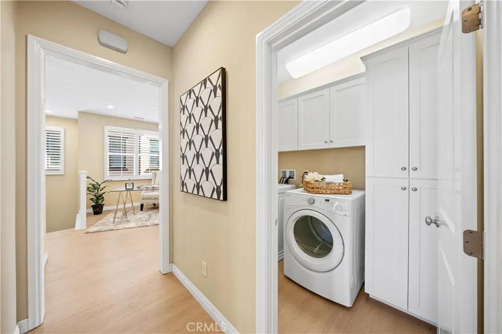 190 Crescent Moon Irvine, CA 92602
