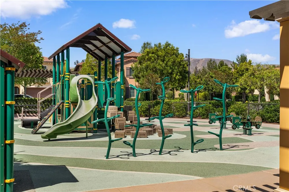 190 Crescent Moon Irvine, CA 92602