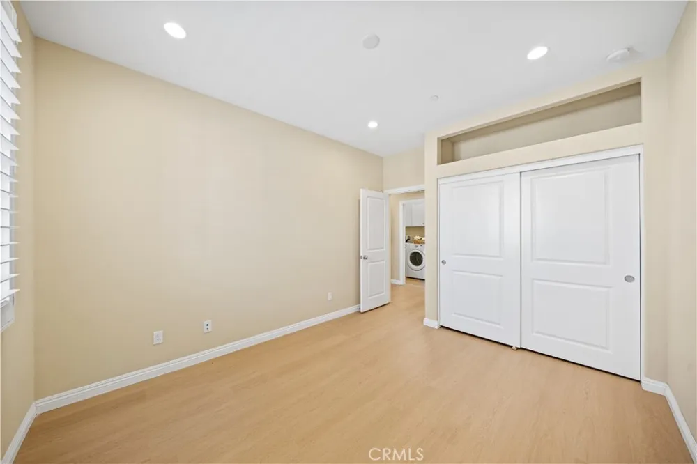 190 Crescent Moon Irvine, CA 92602
