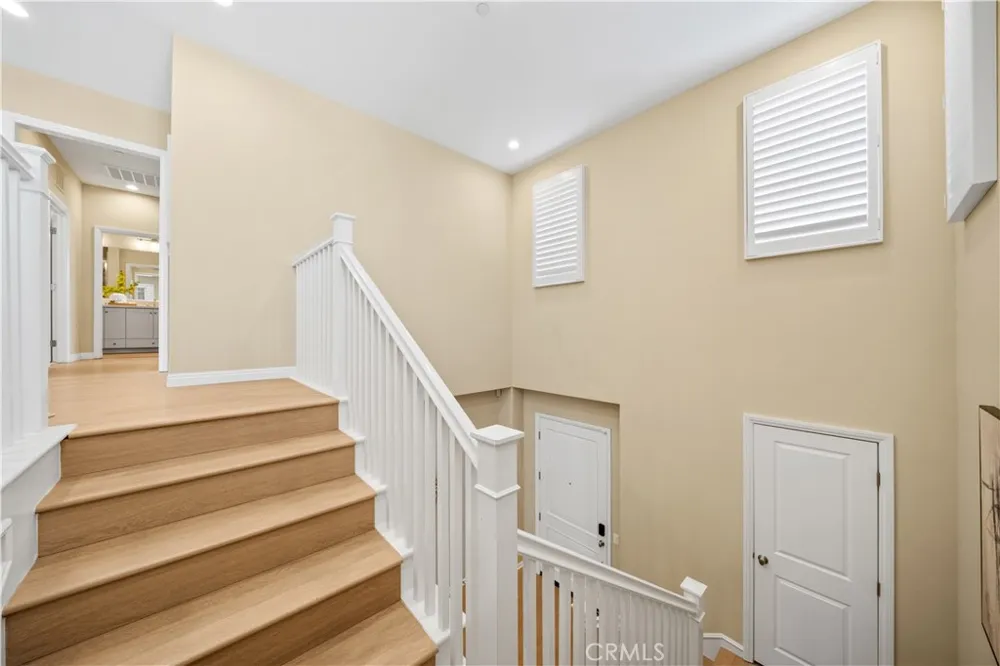 190 Crescent Moon Irvine, CA 92602