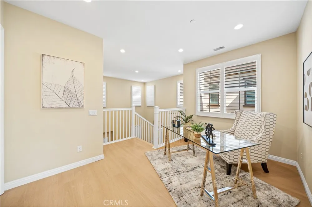 190 Crescent Moon Irvine, CA 92602