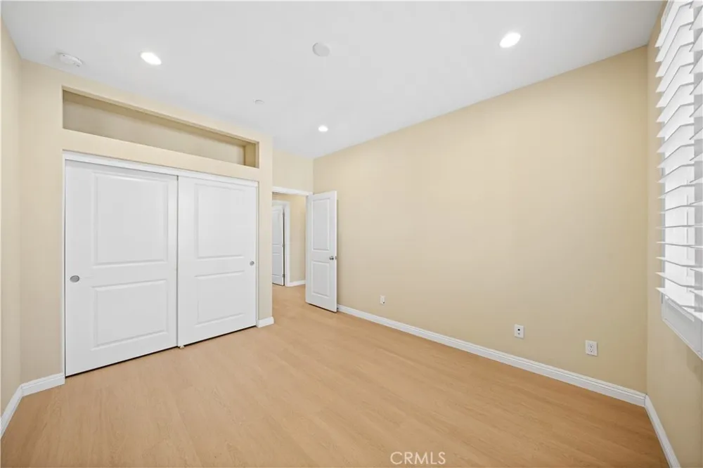 190 Crescent Moon Irvine, CA 92602
