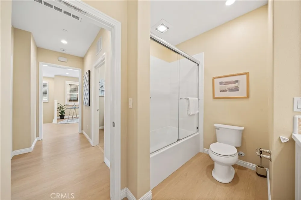 190 Crescent Moon Irvine, CA 92602