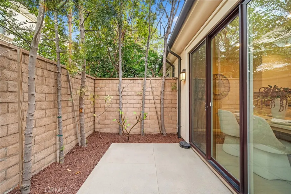 190 Crescent Moon Irvine, CA 92602
