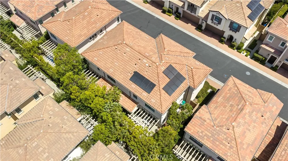 190 Crescent Moon Irvine, CA 92602